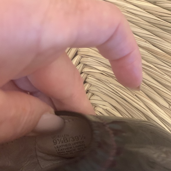 Vince Camuto Patent Leather Flats - Picture 10 of 10